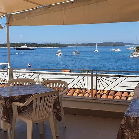 Apartments - 3 A Beautiful Apartment With A Sea View Hvar Town Esterno foto