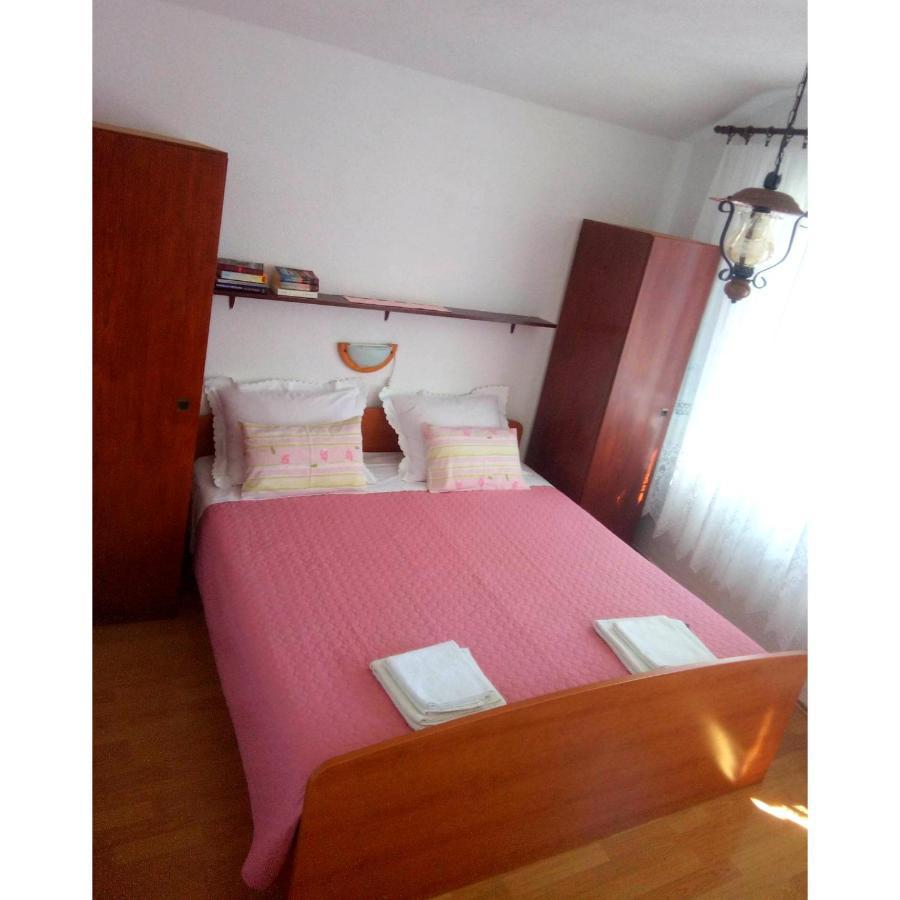 Apartments - 3 A Beautiful Apartment With A Sea View Hvar Town Esterno foto