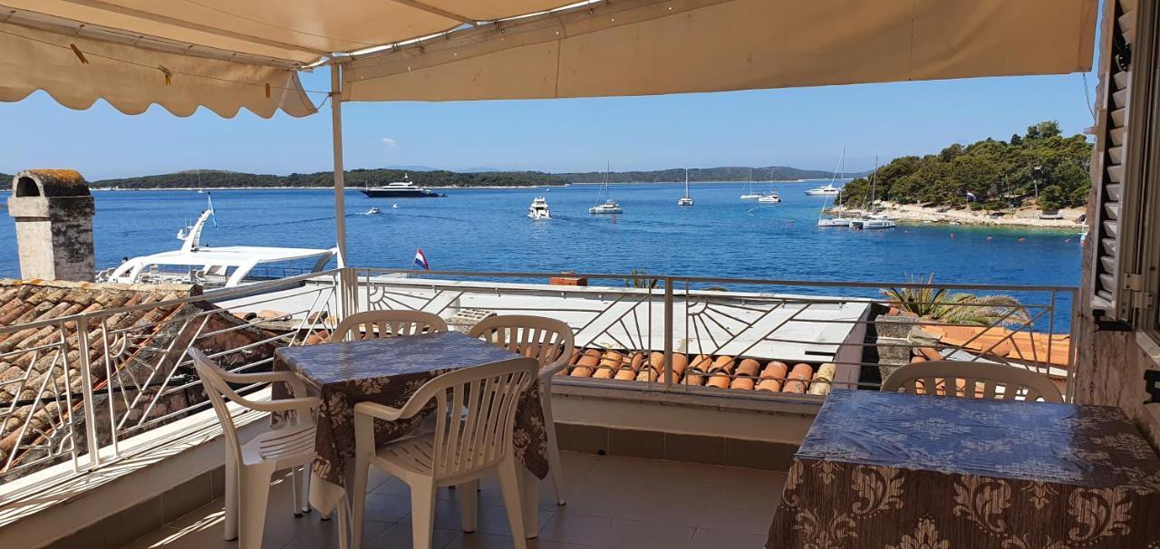 Apartments - 3 A Beautiful Apartment With A Sea View Hvar Town Esterno foto