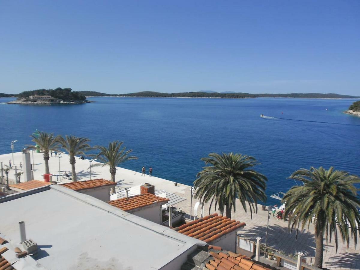 Apartments - 3 A Beautiful Apartment With A Sea View Hvar Town Esterno foto